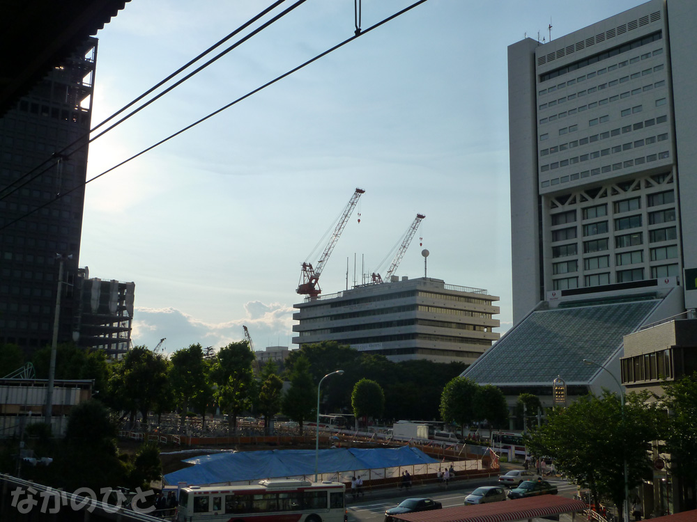 中野駅のプラットフォームから見えた風景