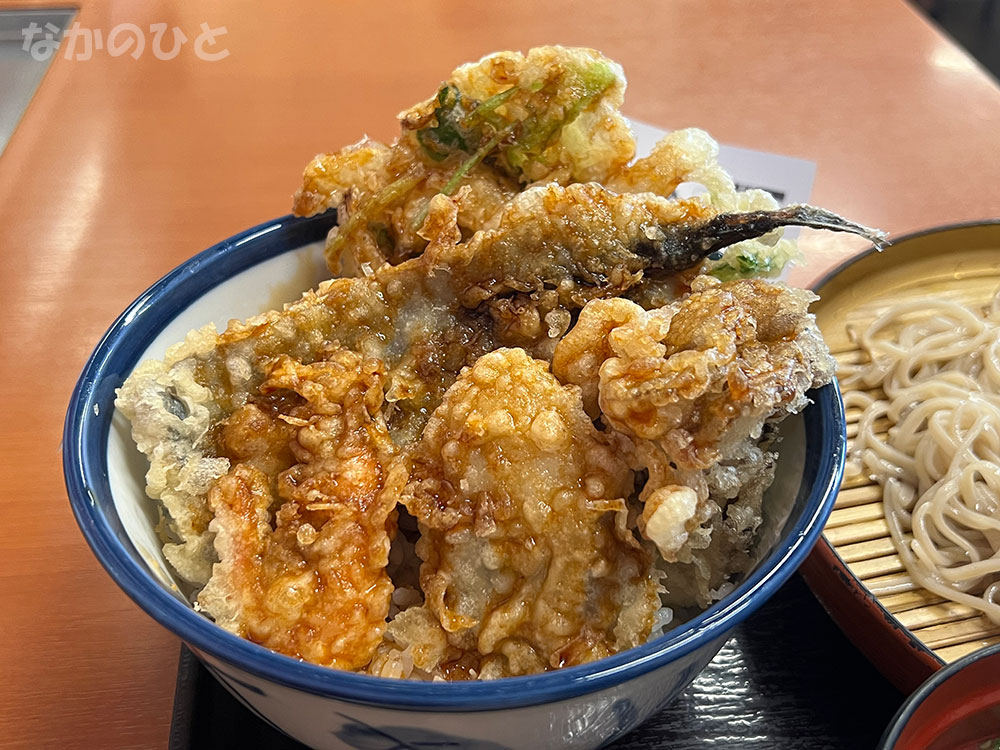 季節のメニューの国産秋天丼